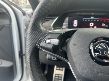 Skoda Octavia IV RS Kombi 2.0 TSI 245KM 2022 Skoda Octavia RS 2.0 TSI 245KM Pakiet Selection La, zdjęcie 27