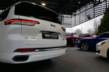 Jeep Grand Cherokee IV 2022 Jeep Grand Cherokee OverlandLong WL6os Panorama RadarCamMcIntosh MasazeNav, zdjęcie 33