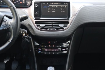 Peugeot 2008 I SUV 1.2 VTi 82KM 2014 Peugeot 2008 1.2 PureTech, Salon Polska, zdjęcie 11