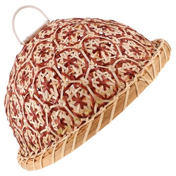 Бамбуковая корзина для фруктов с куполообразной крышкой.