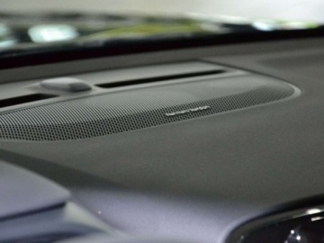 Volvo XC40 Crossover Facelifting 2.0 B4 197KM 2026 2.0 B4 Ultra Black Edition (197 KM) Podgrzewana szyba przednia, zdjęcie 10