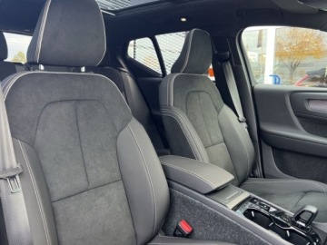 Volvo XC40 2026 VOLVO XC40 B3 Ultra Dark Suv 2.0 (177KM) 2026, zdjęcie 8