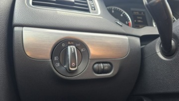 Volkswagen Jetta VI Sedan 2.0 TDI CR DPF 140KM 2013 Volkswagen Jetta automat mały przebieg, zdjęcie 13