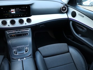 Mercedes Klasa E W213 2020 Mercedes E E 200, Salon Polska, Serwis ASO, zdjęcie 7