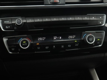 BMW Seria 1 F20-F21 Hatchback 5d Facelifting 2015 118d 150KM 2017 BMW 1 118d, Salon Polska, Automat, Navi, Klima, zdjęcie 16