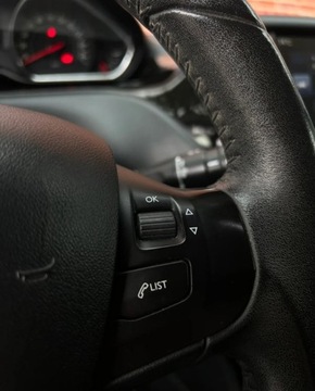 Peugeot 208 I Hatchback 3d 1.2 VTI 82KM 2014 Peugeot 208 Salon PL Czujniki Kamera niski przebieg Gwarancja w cenie Waw, zdjęcie 26