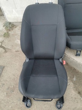 СИДЕНЬЯ FOCUS MK3 С ПОДЪЕМОМ СИДЕНЬЯ SEAT ISOFIX HB 17 R