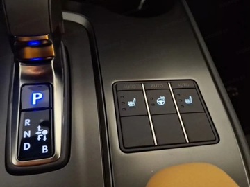 Lexus UX Crossover Facelifting 2.0 300h 199KM 2024 Od ręki - 300h F Sport Design 2.0 Hybrid Dynamic Force 199KM, zdjęcie 8