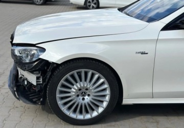 Mercedes Klasa E W213 Limuzyna AMG 3.0 53 AMG 435KM 2020 Mercedes-Benz Klasa E Mercedes-AMG E 53 4MATIC Limuzyna 435KM 2020r. F-Vat, zdjęcie 4