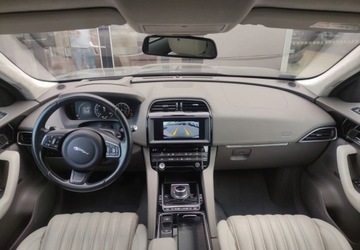 Jaguar F-Pace SUV 3.0 V6 340KM 2016 Jaguar F-Pace 3.0 SC V6 340KM AWD Portfolio 3.0 Benzyna 340KM, zdjęcie 3