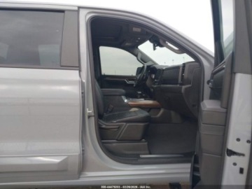 Chevrolet Silverado II 2025 Chevrolet Silverado 1500 Short Bed, 2025r., 4x4, 5.3L 5.3 Benzyna 355KM, zdjęcie 8