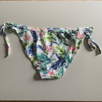 Dół od Stroju Kąpielowego Majtki od Bikini w Kwiaty New Look L