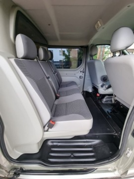Opel Vivaro A Combi L1 2.0 CDTI 115KM 2014 Opel Vivaro 2.0 CDTI 114km 2x drzwi przesuwne, zdjęcie 11