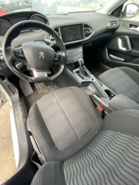 Peugeot 308 II SW 1.6 BlueHDi 99KM 2015 Peugeot 308 1.6 HDI 100 km, zdjęcie 9