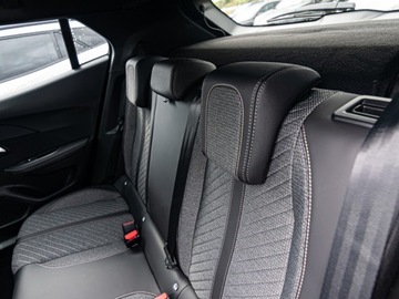 Peugeot 2008 II 2026 Od ręki - Allure e-DCS 1.2 mHEV 110KM / Pakiet Vision &amp; Drive Assist +, zdjęcie 10