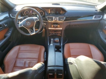 Mercedes Klasa E W212 2014 Mercedes-Benz Klasa E 63 Amg-S 2014 5.5 Benzyna 577KM, zdjęcie 8