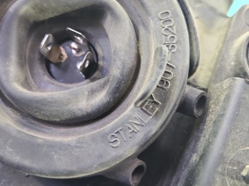 SVĚTLOMET LEVÝ SVĚTLO PŘEDNÍ DAIHATSU YRV 00-05 EVROPA
