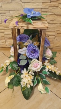 Фонарные цветы для букетной композиции на могилу