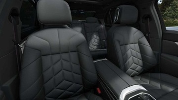 BMW Seria 7 G70 Sedan 3.0 40d 299KM 2025 BMW Seria 7 40d xDrive 299 KM mHEV - Kamera 360 - Pakiet M Pro - Hak Holow, zdjęcie 11