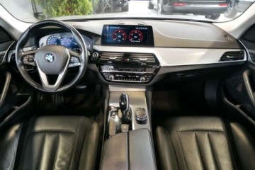 BMW Seria 5 G30-G31 Limuzyna 520d 190KM 2017 BMW Seria 5 2.0D 190KM Bezwyp. 100 ASO, Oryginalne powloki i szyby, Head-U, zdjęcie 16