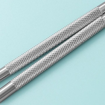 ПАЛОЧКИ ДЛЯ КУТИКУЛЫ Металлический двухсторонний нож с рифленой насадкой для ногтей