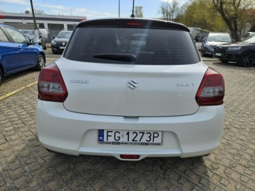 Suzuki Swift VI Hatchback 1.2 DualJet 90KM 2017 Suzuki Swift 1,2 benzyna 90KM, zdjęcie 3