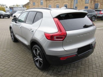 Volvo XC40 Crossover Facelifting 2.0 B3 163KM 2025 VOLVO XC40 B3 Plus Dark Suv 2.0 (163KM) 2025, zdjęcie 2