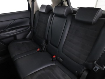 Mitsubishi Outlander III SUV Facelifting 2017 2.0 150KM 2019 Mitsubishi Outlander Diamant Edition+ Klimatronik, zdjęcie 16