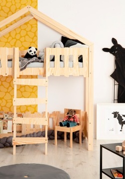 ДОМОВАЯ ЯРУСНАЯ КРОВАТЬ С ДЕРЕВЯННОЙ ЛЕСТНИЦОЙ ПЕРИЛА