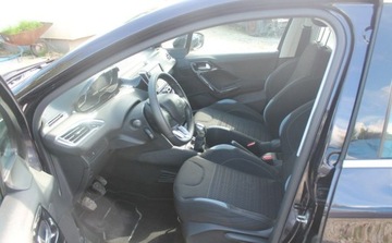 Peugeot 208 I Hatchback 3d 1.6 VTI 120KM 2014 Peugeot 208 1.6 Benzyna 120KM, zdjęcie 8