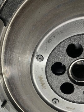 KOLO DVOUHMOTNÉ DVOUHMOTA SPOJKA PŘÍTLAČÁK MAZDA 3 CX3 1.5D S55016410