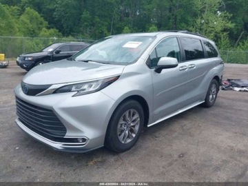 Toyota Sienna III 2021 Toyota Sienna XLE 2021 2.5l 2.5 Hybryda 189KM, zdjęcie 1