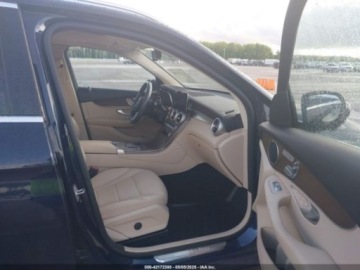 Mercedes GLC C253 2021 Mercedes-Benz GLC 2021 r. ,2,0L 300 4 MATIC 2.0 Benzyna 255KM, zdjęcie 8