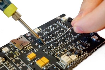 Zestaw Circuitmess Ringo zmontuj smartfon DIY GSM edukacyjny prezent