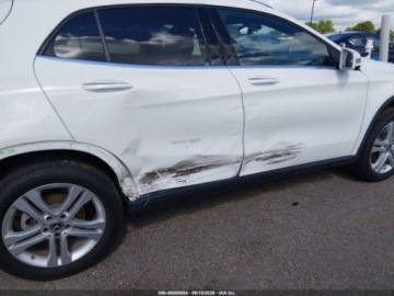 Mercedes GLA I 2018 Mercedes-Benz GLA 2018 MERCEDES-BENZ GLA 250 4MATIC 2.0 Benzyna 208KM, zdjęcie 6
