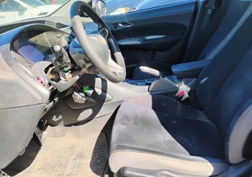 Honda Civic VIII Hatchback 3d 2.2 i-CTDi 140KM 2007 Honda Civic 2007r, 2.2 CDTI. Delikatnie przetarty prawy bok. Jezdzi. 2.2, zdjęcie 6