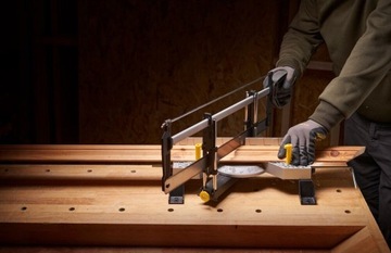 Регулируемый упор STANLEY 20-800 с торцовочной пилой