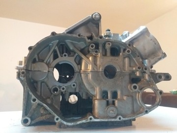 KARTERY BLOK SILNIKA HONDA VF750 C MAGNA RC43E