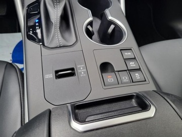 Toyota Highlander III 2.5 248KM 2023 highlander XLE * 2.5l Hybrid 247KM 4X4/AWD Przebieg:9,928km Idealny stan, zdjęcie 14