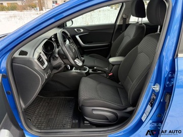 Kia Ceed III Hatchback 1.4 T-GDi 140KM 2020 Kia Ceed Salon PolskaBezwypadkowa1.4 T-GDi Benzyna 140KM 1.4 Benzyna, zdjęcie 21