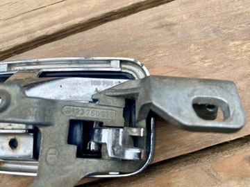 Mercedes-Benz W123 Klamka wewnętrzna lewy przód