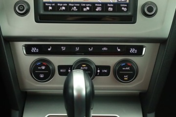 Volkswagen Passat B8 Variant 2.0 TDI 150KM 2014 VW Passat 2.0 TDI, Automat, Navi, Klima, zdjęcie 15