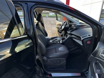 Ford Kuga II SUV 2.0 TDCi 150KM 2016 Ford Kuga Panorama Navi Grzane fot. Ele.Klapa Hak, zdjęcie 13