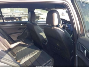 Volkswagen Golf VII 2018 Volkswagen Golf R 2.0T WDDC Navigation (M6) 2018 2.0 Benzyna 292KM, zdjęcie 12