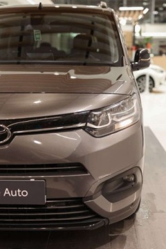 Toyota 2022 Toyota Proace City Verso Long 1.2 D-4T Family Aut. 1.2 Benzyna 130KM, zdjęcie 12