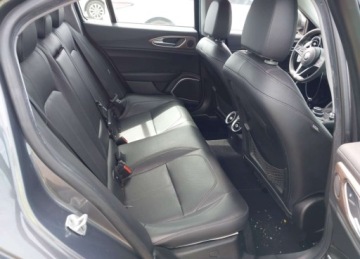 Alfa Romeo Giulia II 2017 Alfa Romeo Giulia 2017r., Ti Awd, 2L, od ubezpieczalni 2.0 Benzyna 284KM, zdjęcie 10