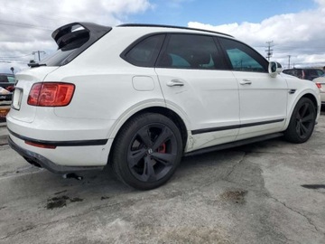 Bentley Bentayga 2019 Bentley Bentayga 2019 4.0l 4.0 Benzyna 542KM, zdjęcie 3