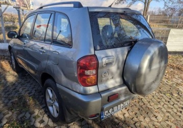 Toyota RAV4 II 2.0 16V D-4D 116KM 2005 Toyota RAV4 Toyota RAV4 2,0td z 2005 r 2.0 Diesel 116KM, zdjęcie 2