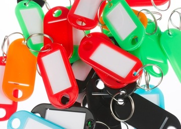 IDENTYFIKATORY BRELOKI ZAWIESZKI WTYKIETY DO KLUCZY NA KLUCZE 100 szt.
