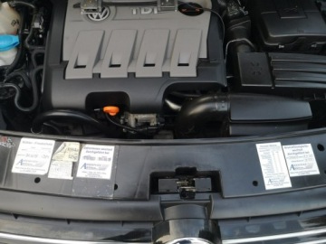 Volkswagen Touran II 1.6 TDI 105KM 2011 Volkswagen Touran 1.6 TDI 105KM Klimatronic, zdjęcie 24